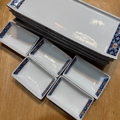 青い花柄 食器セット 5枚×2
の画像