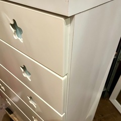 《売約済》アルファタカバ ポップスター 幅75cm5段タイプ パステルブルー 木製 完成品 日本製 キッズチェスト ベビーチェスト 子供用タンス チェスト タンス 子供部屋 収納 大容量収納 大川家具　スター デザイン ホワイト チェスト 6段 タンス 引き出し パステルカラー ガーリー 収納家具 カラフル 子供 部屋 こども 子ども 箪笥 整理箪笥の画像