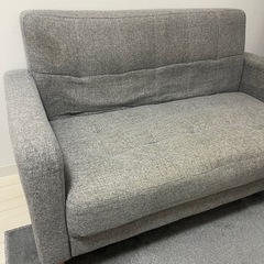 グレーソファの画像