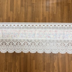 ②レースが可愛いのれんの画像