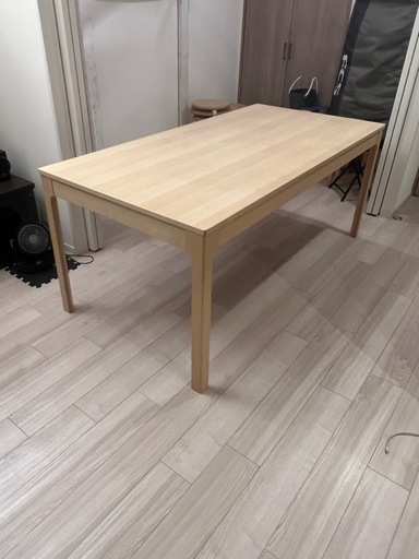 IKEA 伸長ダイニングテーブル（6人〜8人用）
