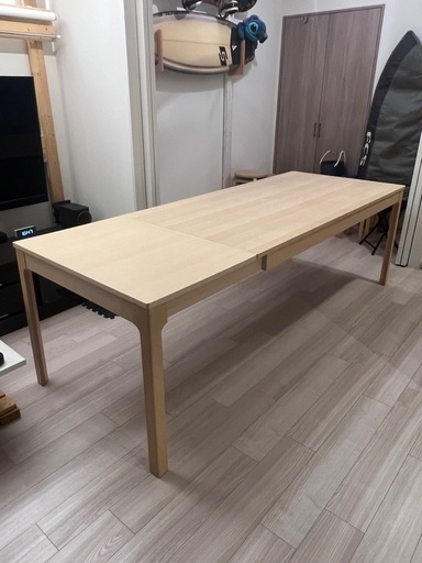 IKEA 伸長ダイニングテーブル（6人〜8人用）