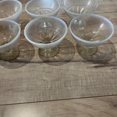 氷カップ　乳白色　レトロの画像