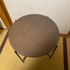 ニトリローテーブルの画像