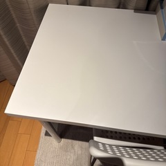 IKEA テーブルの画像