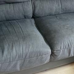 ニトリの5人掛けソファの画像