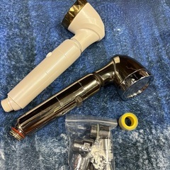 【定価16,800円× 2個】シルキーファインバブルシャワー　
ジャパネットたかた　シャワーヘッド、白、銀2個セットの画像