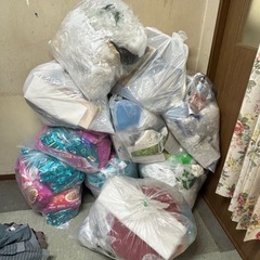 長テーブル２台+ゴミ袋2袋の画像