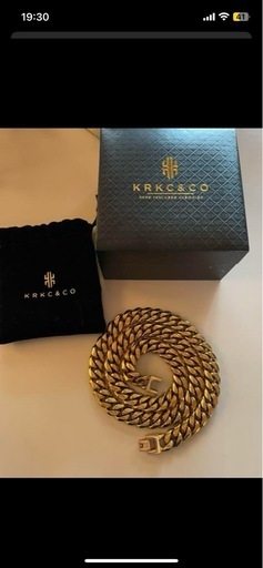 ゴールドネックレス