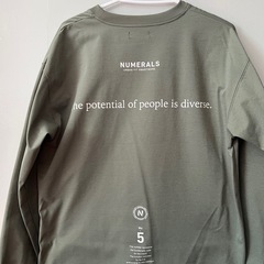 NUMERALS ヌメラルズ　No.5 オリーブ Sサイズ 長袖Tシャツの画像