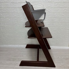 ［美品✨］清掃済み❗️子供から大人まで使える❗️　 ストッケ　トリップトラップ　イス　ベビーセット　テーブル　付❗️　ベビーチェアの画像