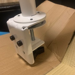 ゲーミングPC デュアルモニターアームの画像