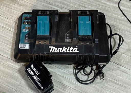 マキタ　バッテリー電池2個、急速充電器・仮払い機