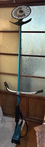 マキタ　バッテリー電池2個、急速充電器・仮払い機