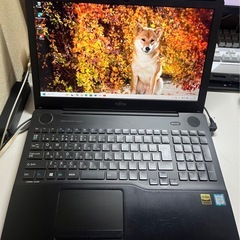 富士通ノートパソコンの画像