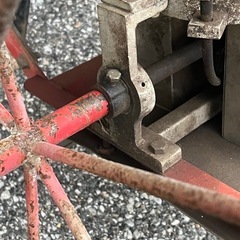 手押し式の肥料散布機の画像