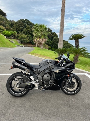 Yamaha YZF-R1 ブラック 低走行 2010年式 逆車 車検2年付き