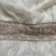 白のワンピースの画像