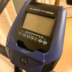 漕ぐ自転車マシーンの画像