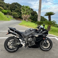 Yamaha YZF-R1 ブラック 低走行 2010年式 逆車 車検2年付きの画像