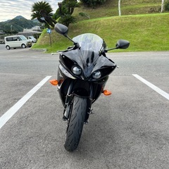 Yamaha YZF-R1 ブラック 低走行 2010年式 逆車 車検2年付きの画像