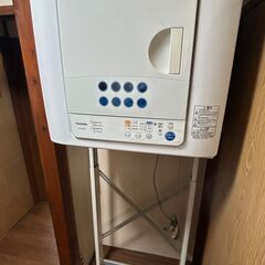 乾燥機　TOSHIBA ED-60C　6kg　＋　専用台の画像