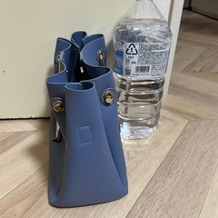PLSTのハンドバッグの画像