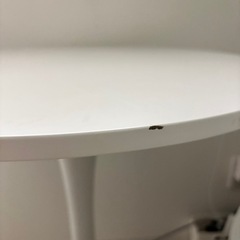 丸テーブルの画像