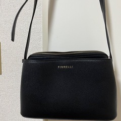 定番ショルダーバッグの画像