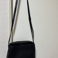 定番ショルダーバッグの画像