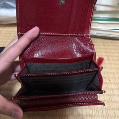 【受け取り先決まりました】ダコタの赤い二つ折り財布の画像