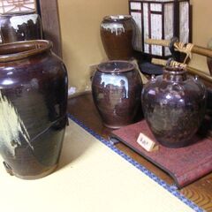 古い洗馬焼きの瓶や壷類の画像