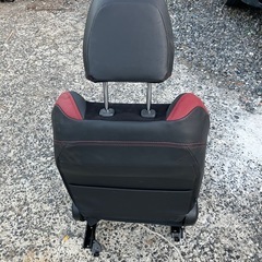 インプレッサ　運転席シートの画像