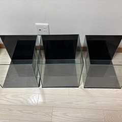 30キューブ水槽　3個セットの画像