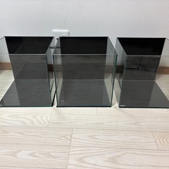 30キューブ水槽　3個セットの画像