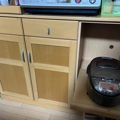 食器棚の画像