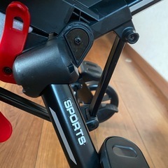 新品ブラックの折りたたみベビーカーの画像
