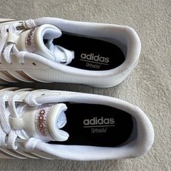 adidasスニーカー24.5cm新品の画像