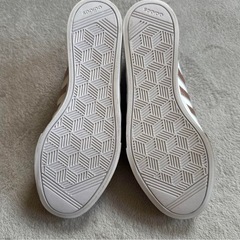 adidasスニーカー24.5cm新品の画像