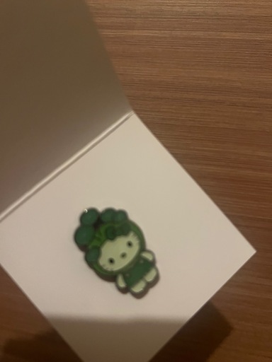日本館限定　ピンバッジ　万博　カサノリ　藻キティ　藻類キティ