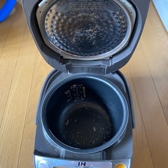 炊飯器
の画像