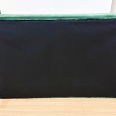 LOWYA ベルベット調ソファ 2人掛け クッション付きの画像
