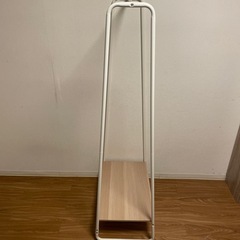 ハンガーラックの画像