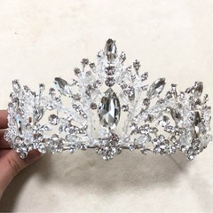 ティアラ、クラウンの画像
