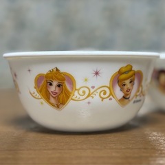 コレール、ディズニープリンセス食器4個の画像