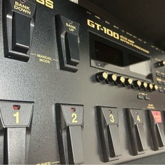 BOSS GT-100＆ハードケース付きの画像