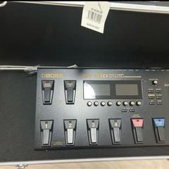 BOSS GT-100＆ハードケース付きの画像