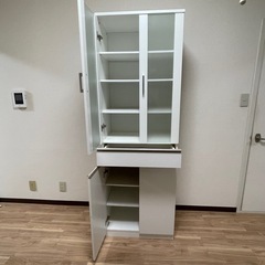 キャビネット　食器棚　棚の画像