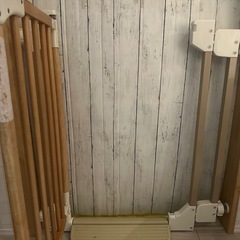 リッチェル 木のオートロックゲートの画像