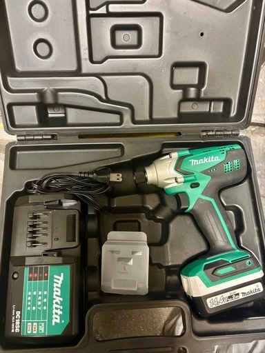 マキタ　インパクトドライバー